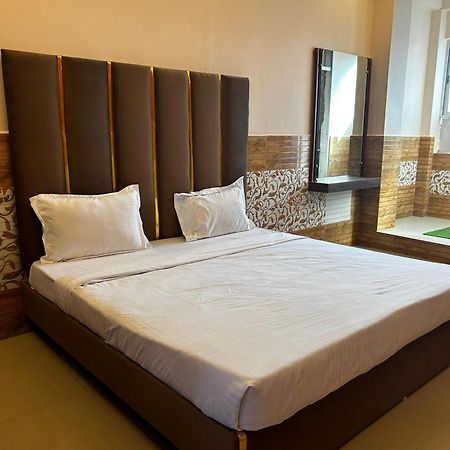 Hotels7Apple Mahoba エクステリア 写真
