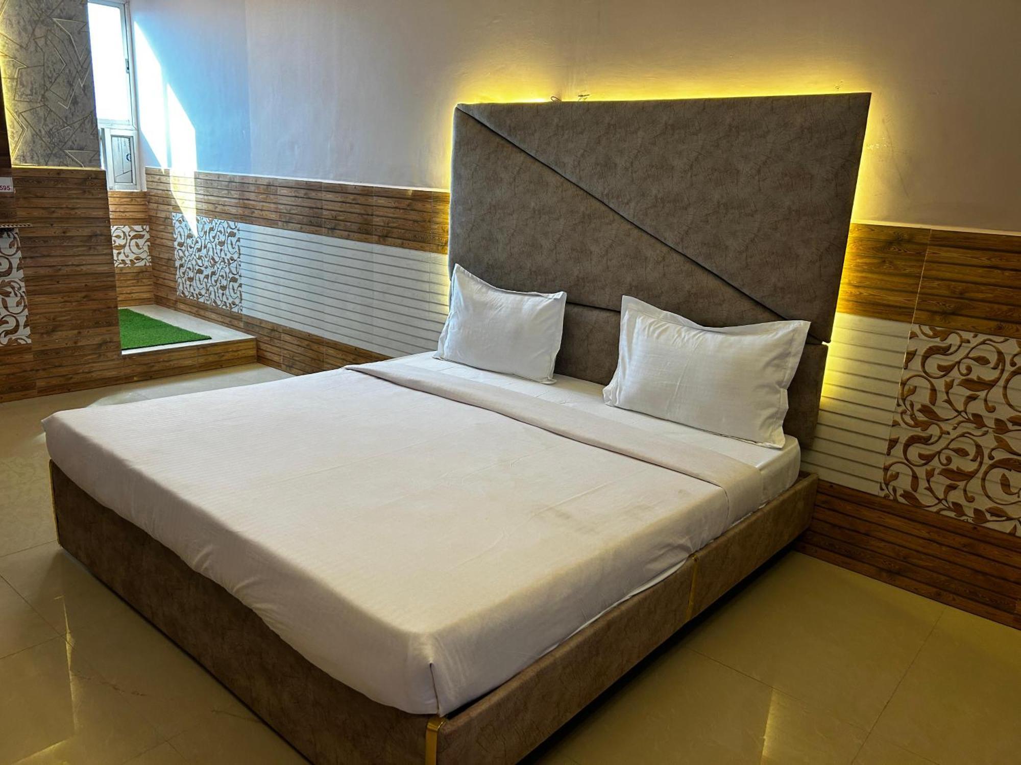 Hotels7Apple Mahoba エクステリア 写真
