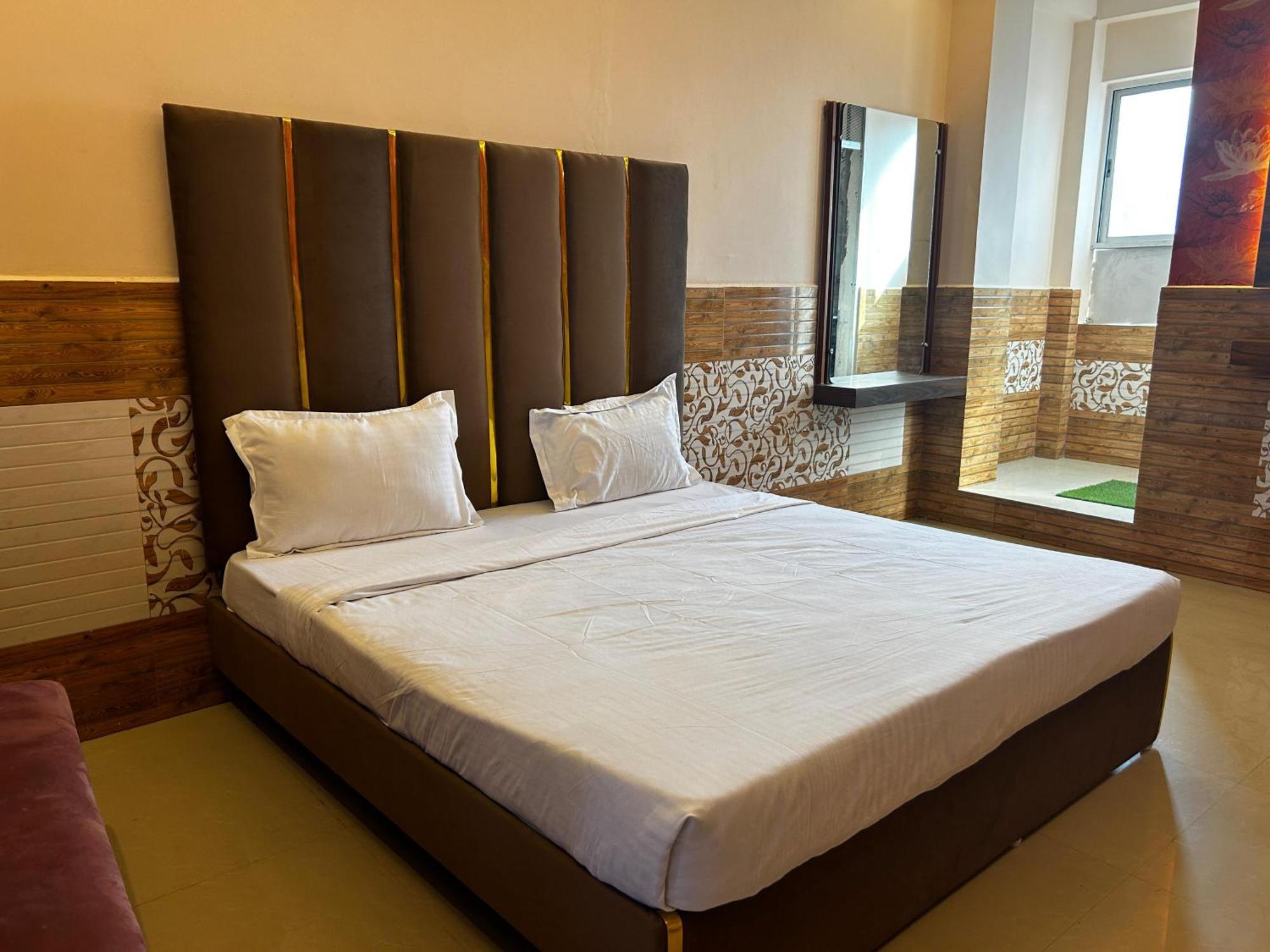 Hotels7Apple Mahoba エクステリア 写真